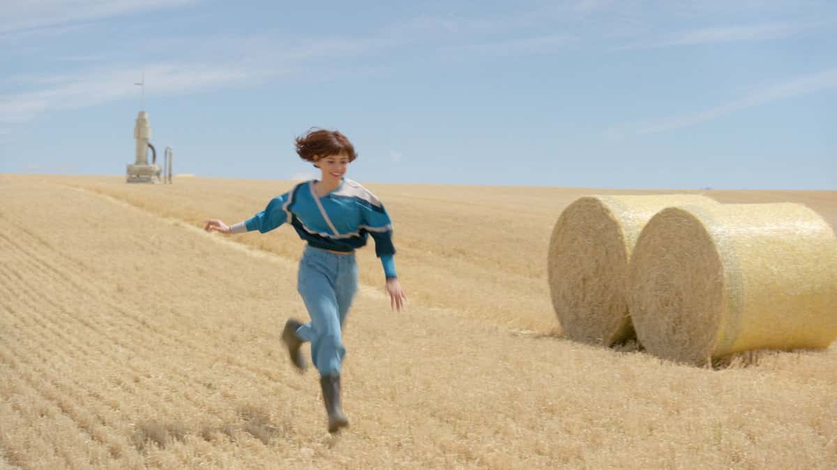Klara et le Soleil : Taika Waititi et Jenna Ortega relancent le film d'IA émotionnel — science-fiction
