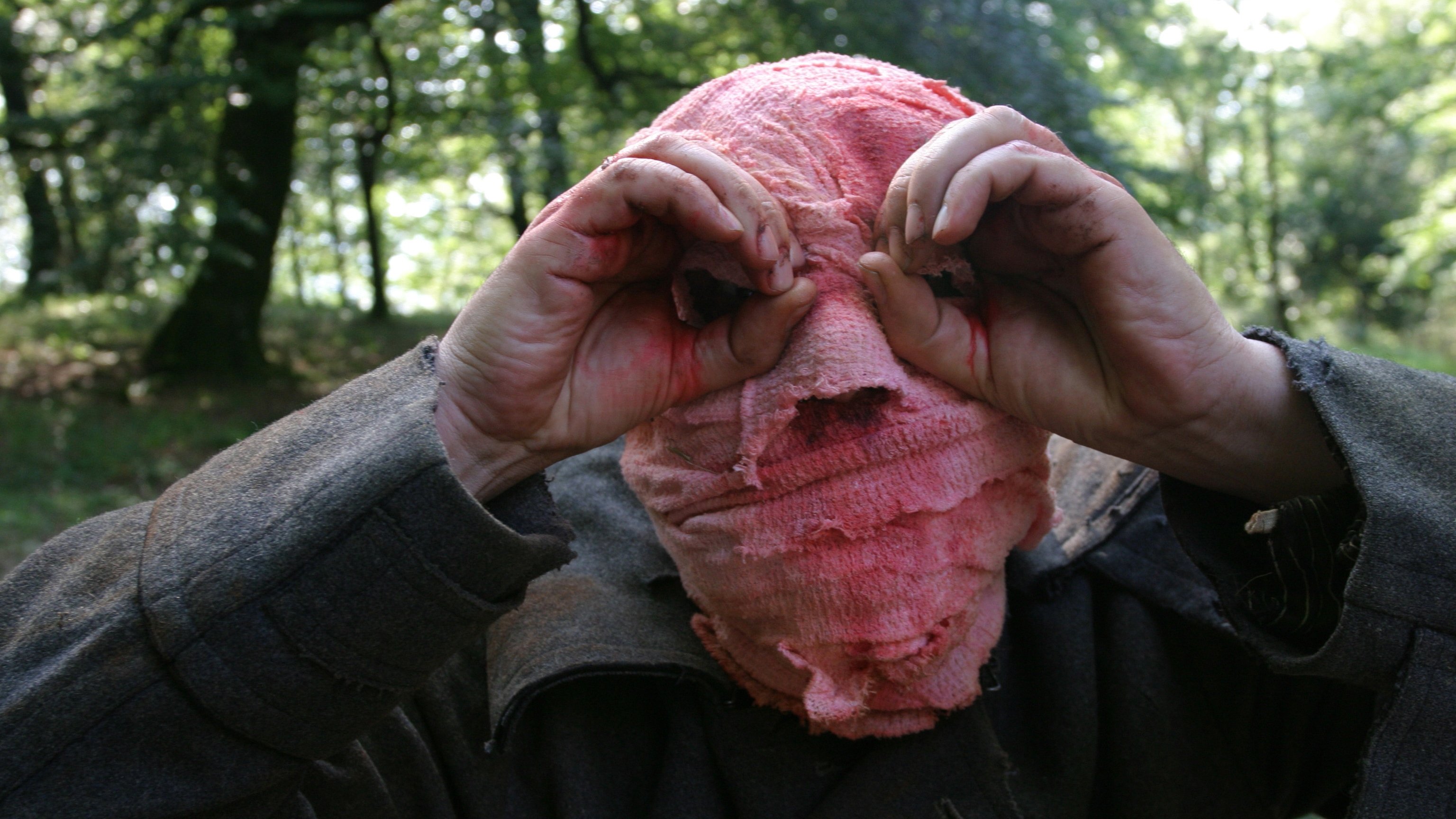 Timecrimes 2007 - film paradoxe temporel minimaliste intelligent espagnol